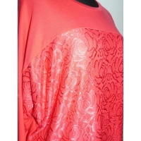 Elegancka bluzka zdobiona kwiatową koronką - czerwona